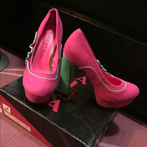 Shoes - Picture 2 of 5